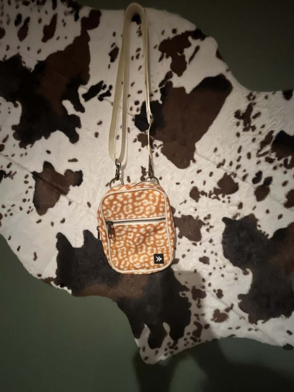 Thread Wallets Leopard Print Crossbody Bag